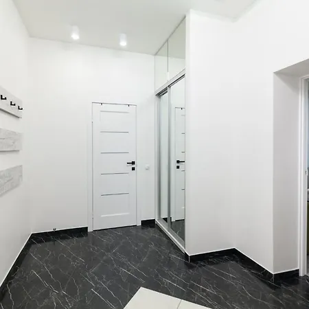 Leogrand On B Khmelnytskogo 27a Apartment *
