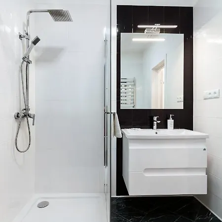 Leogrand On B Khmelnytskogo 27a Lvov