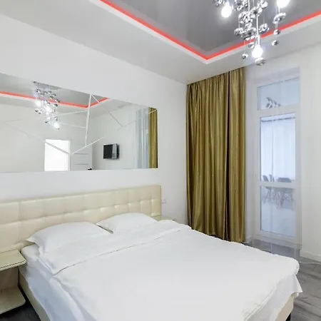 Leogrand On B Khmelnytskogo 27a