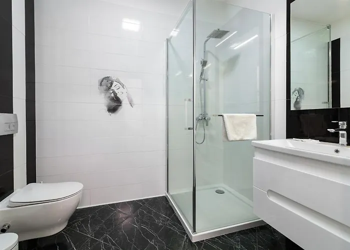 Leogrand On B Khmelnytskogo 27a شقة