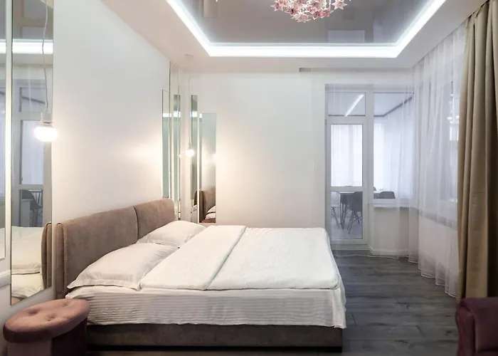 Leogrand On B Khmelnytskogo 27a إلفيف