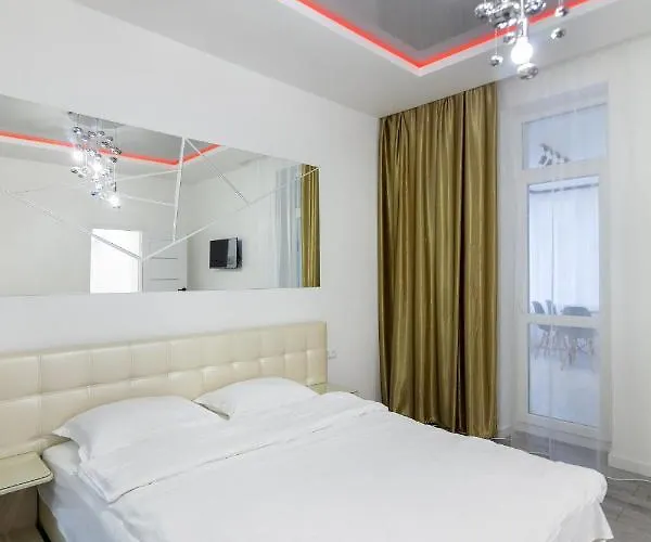 Leogrand On B Khmelnytskogo 27a