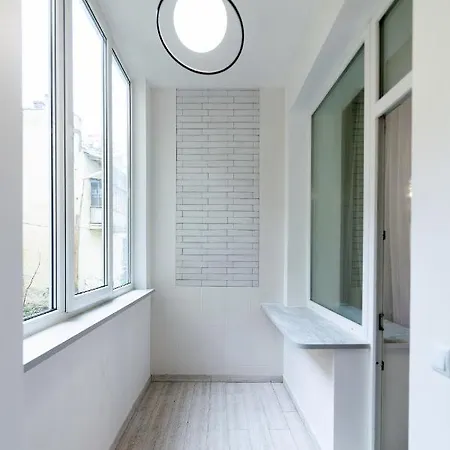 Leogrand On B Khmelnytskogo 27a شقة