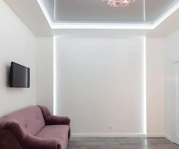 Leogrand On B Khmelnytskogo 27a